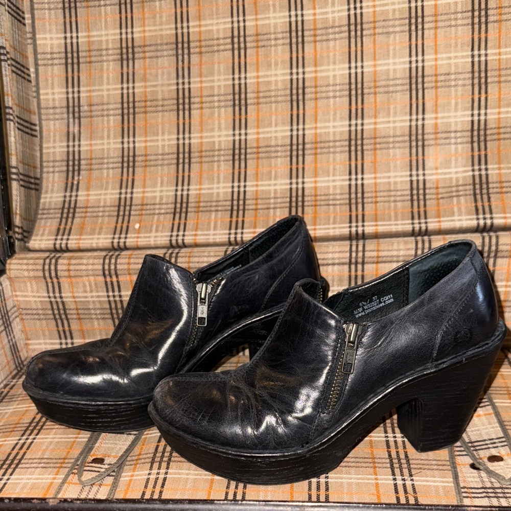 Born Black Leather Shoes - Picture 3 of 8